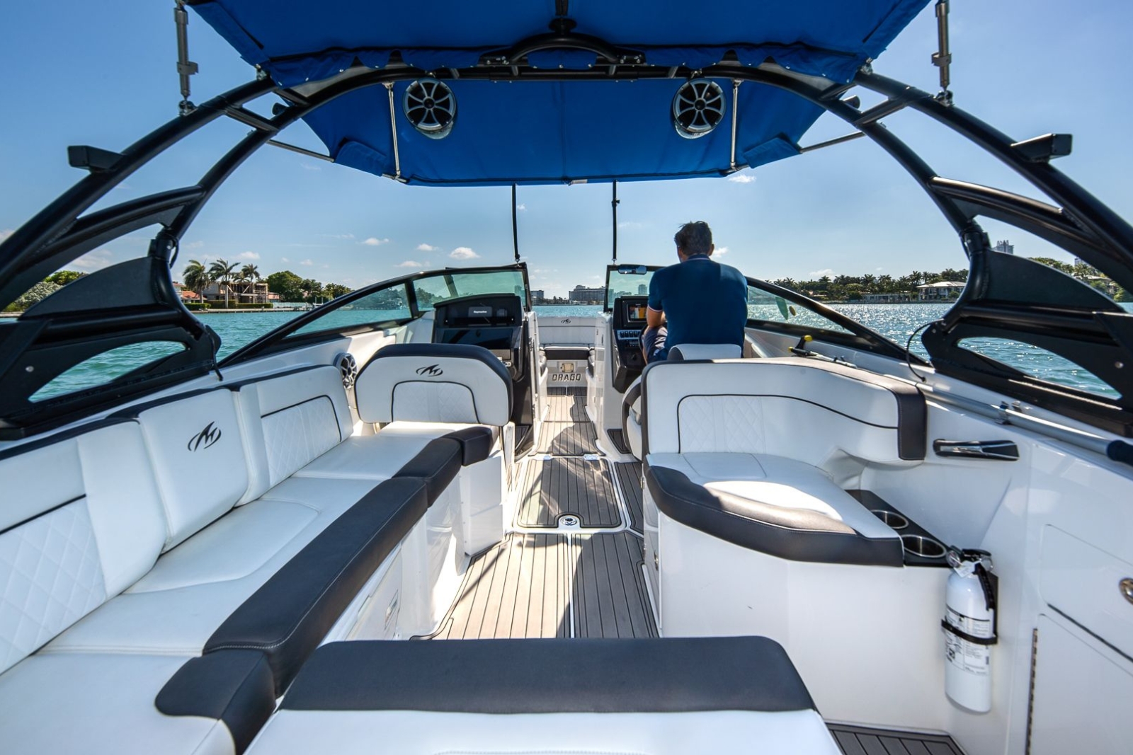27' Monterey yacht charter Miami photo 3
