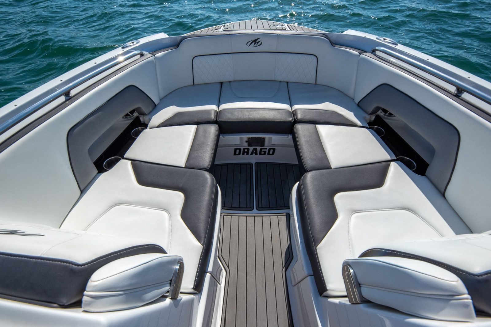 27' Monterey yacht charter Miami photo 4