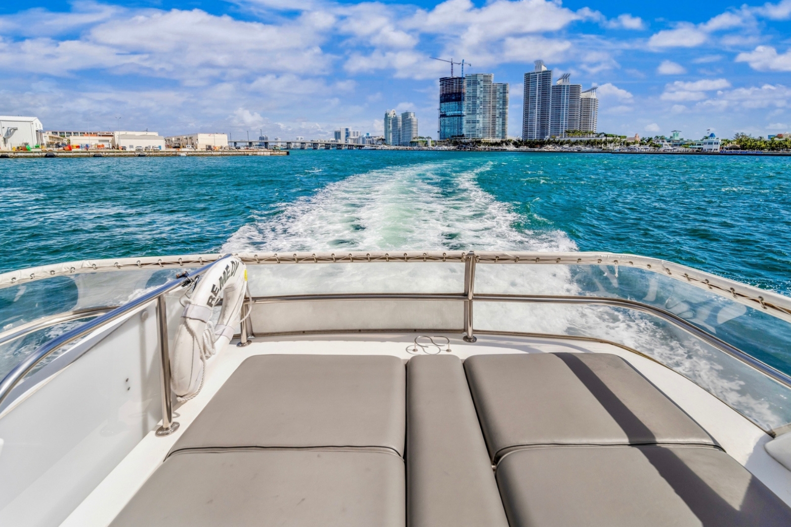 48' Cruiser yacht charter Miami photo 2
