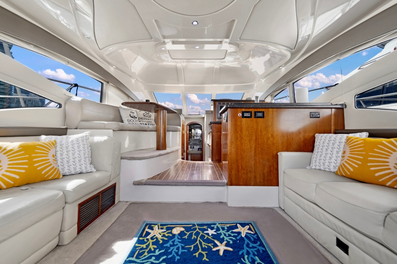 48' Cruiser yacht charter Miami photo 5