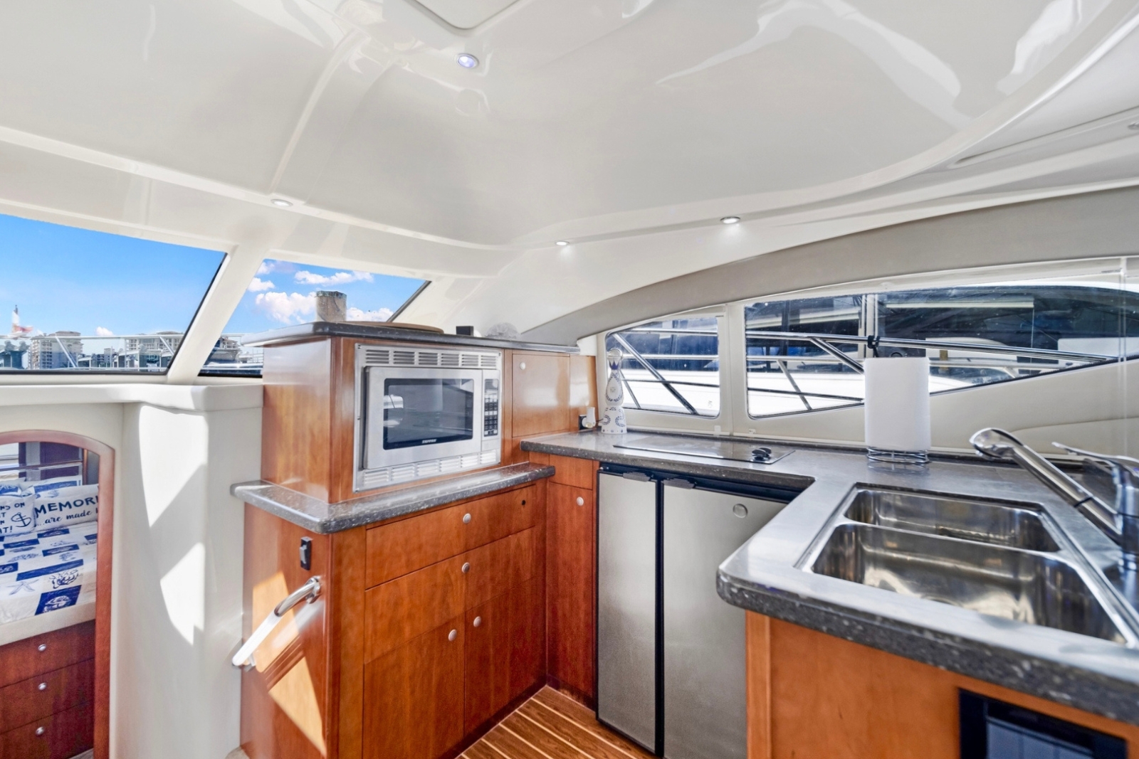 48' Cruiser yacht charter Miami photo 8
