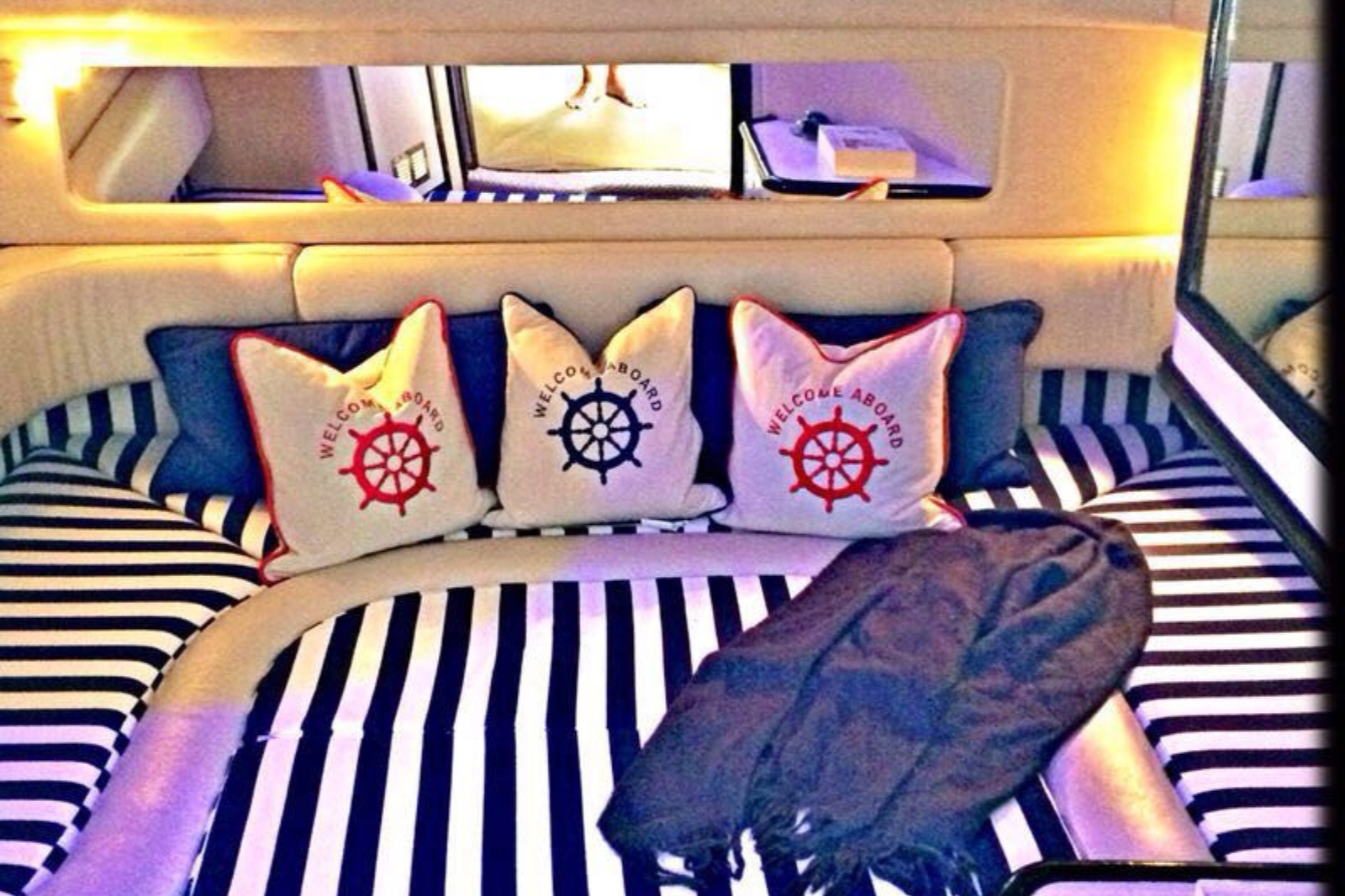 48' Sundancer yacht charter Miami photo 6