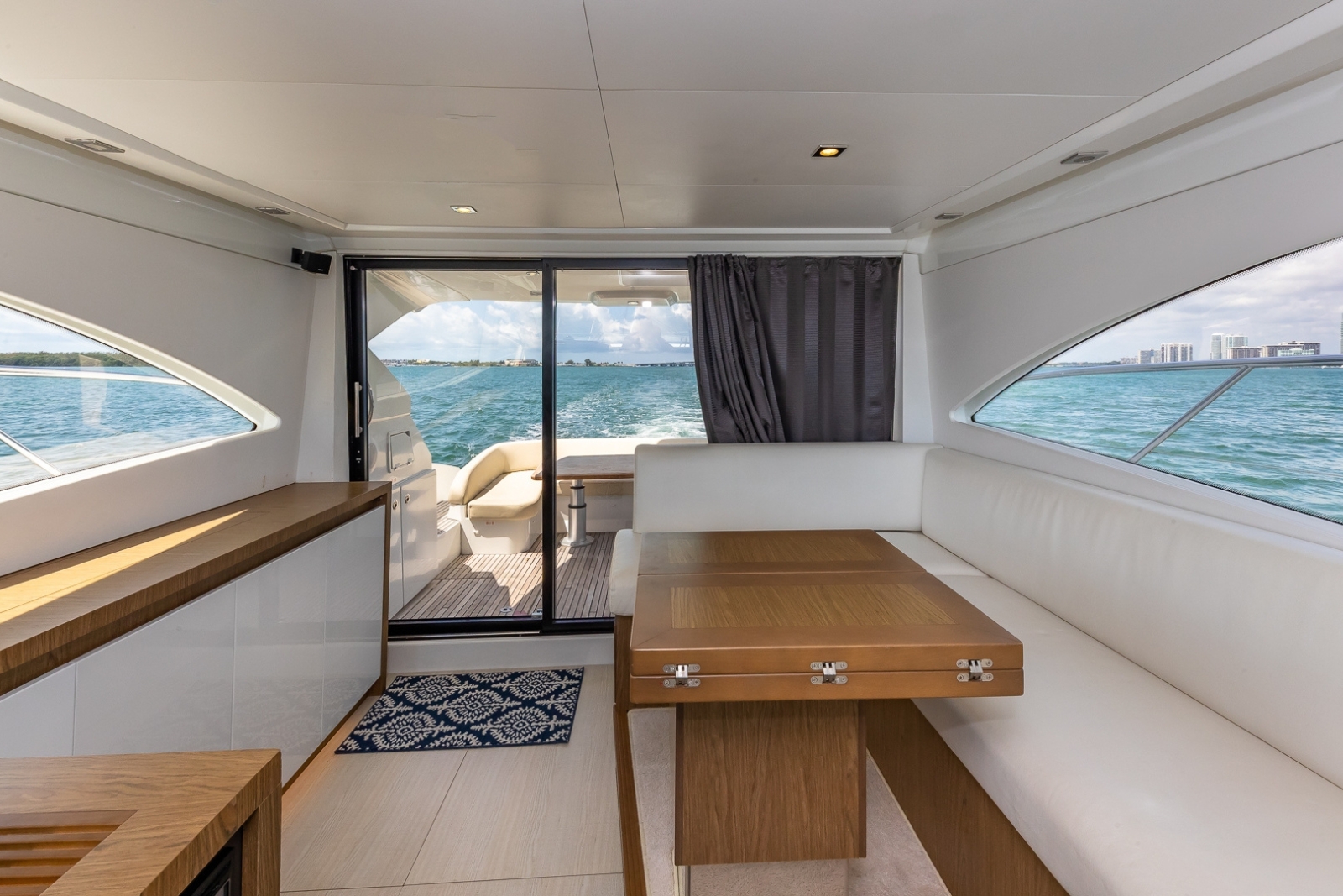 52' Beneteau yacht charter Miami photo 7