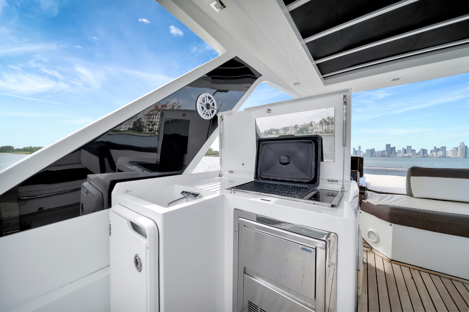 53' Galeon yacht charter Miami photo 7