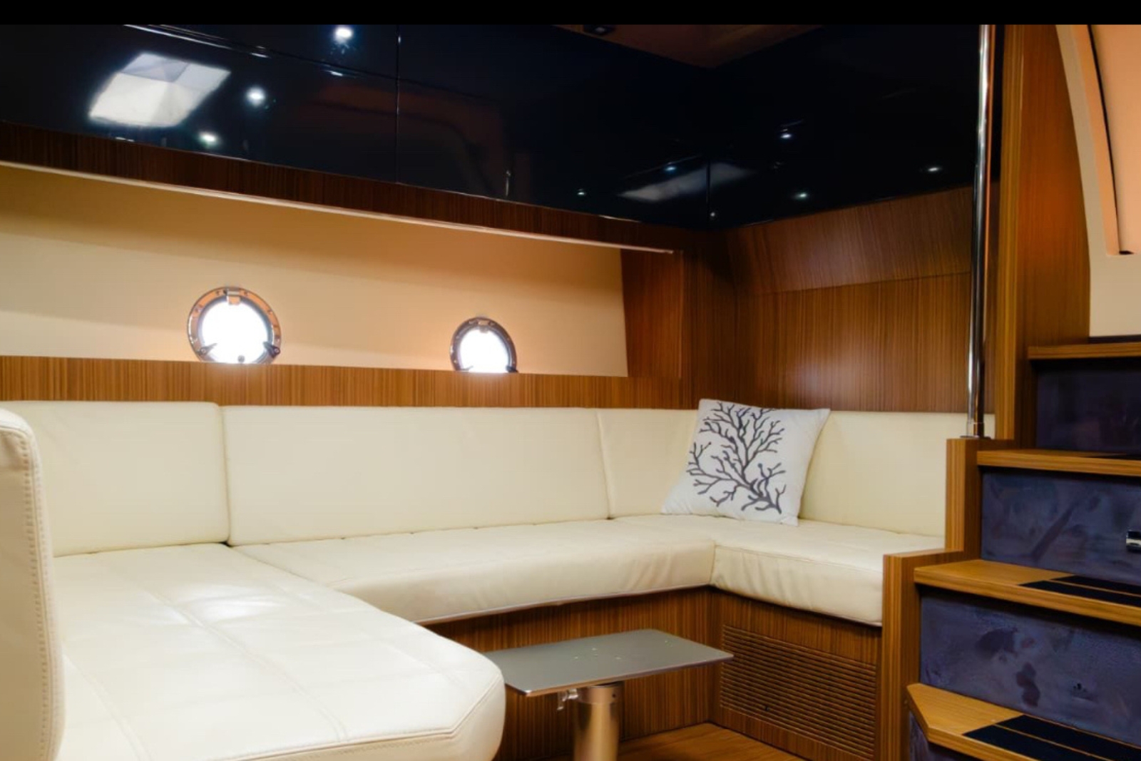 55' Azimut yacht charter Miami photo 6
