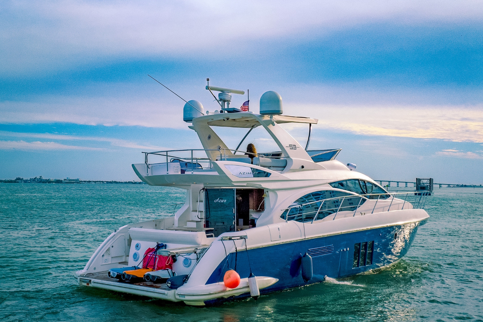 55' Azimut Fly yacht charter Miami photo 2