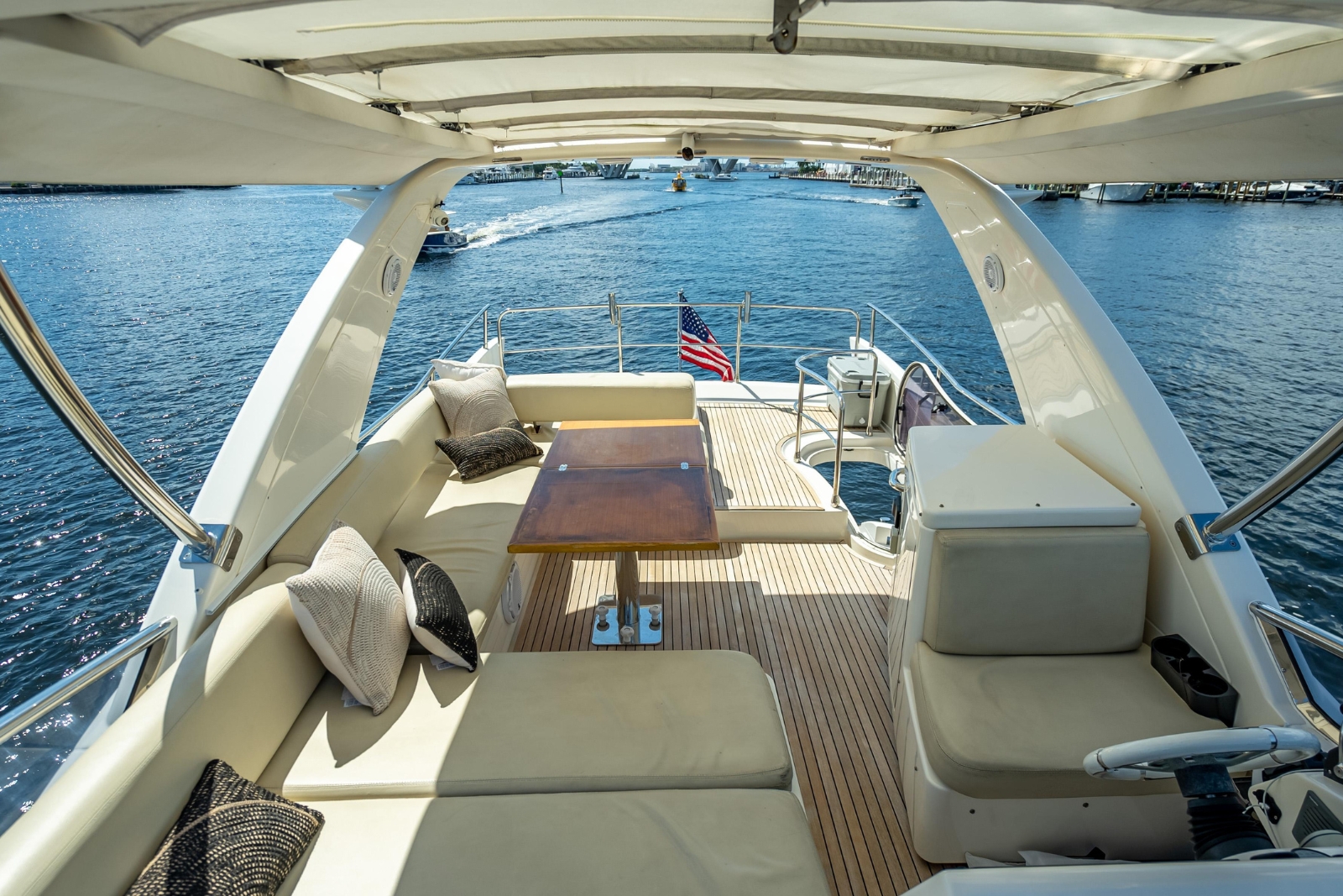 55' Azimut Fly yacht charter Miami photo 6