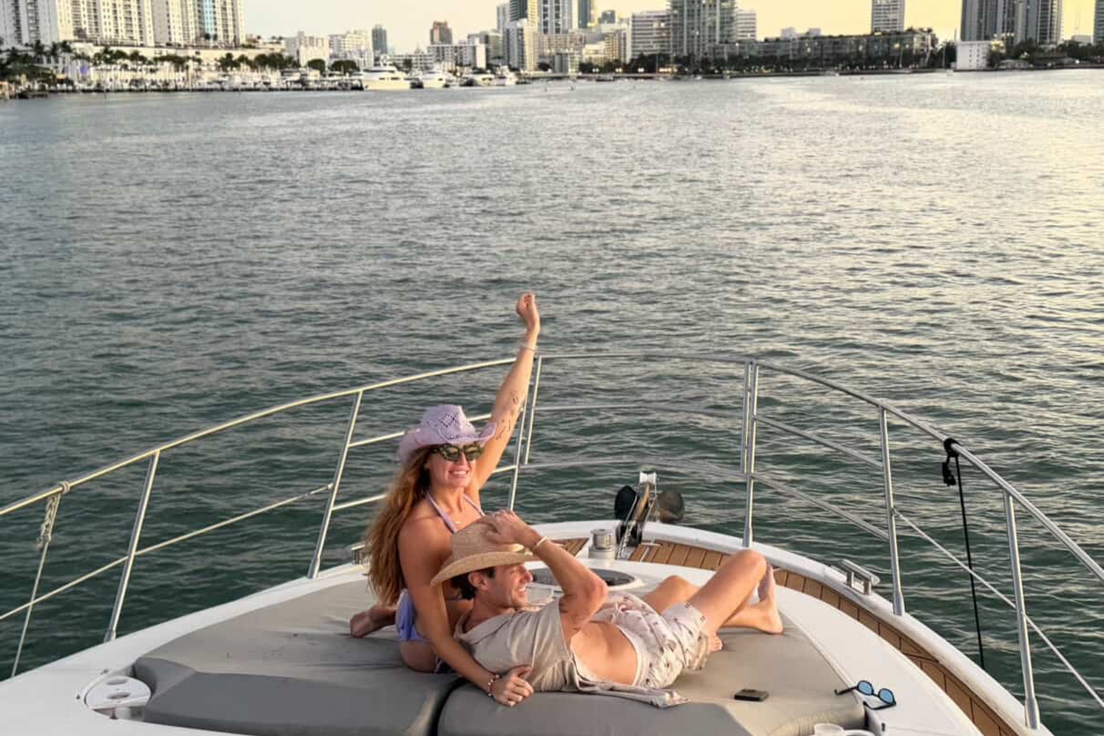 55' Azimut Fly yacht charter Miami photo 7