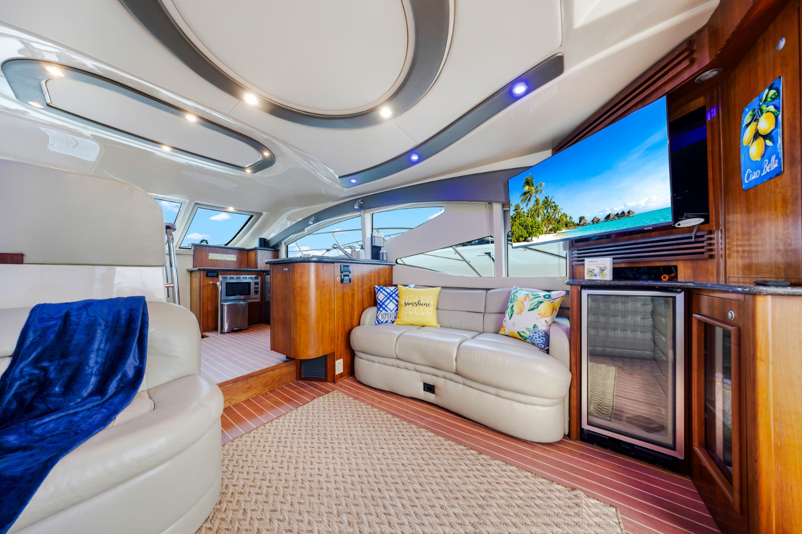 55' Cruiser yacht charter Miami photo 5