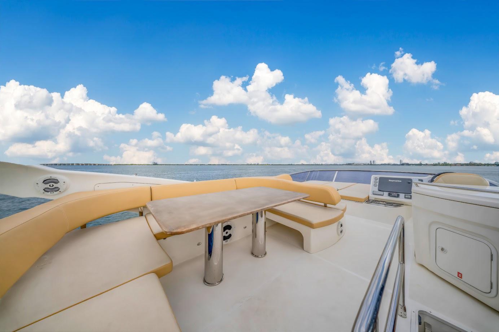 60' Azimut K yacht charter Miami photo 4