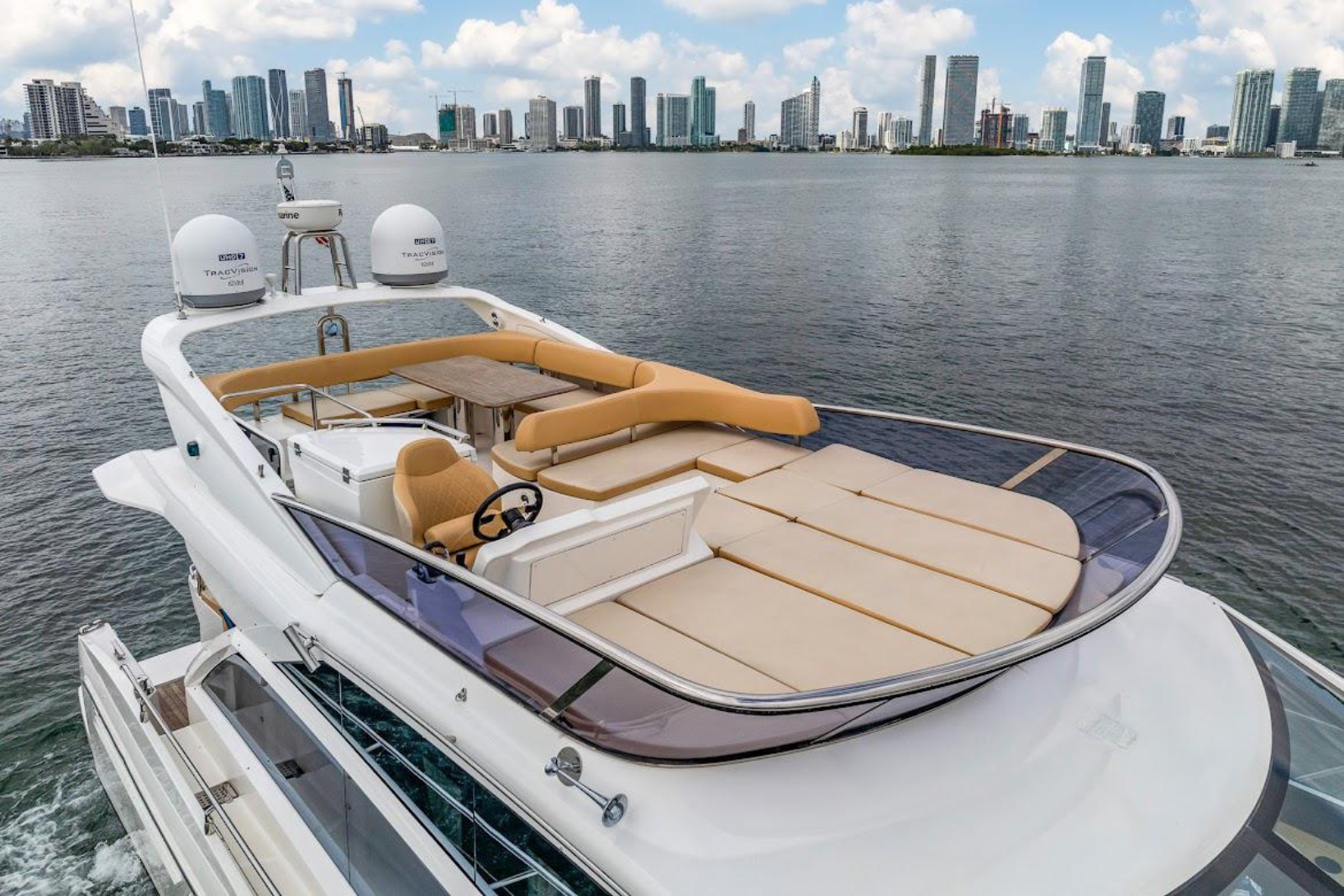 60' Azimut K yacht charter Miami photo 5