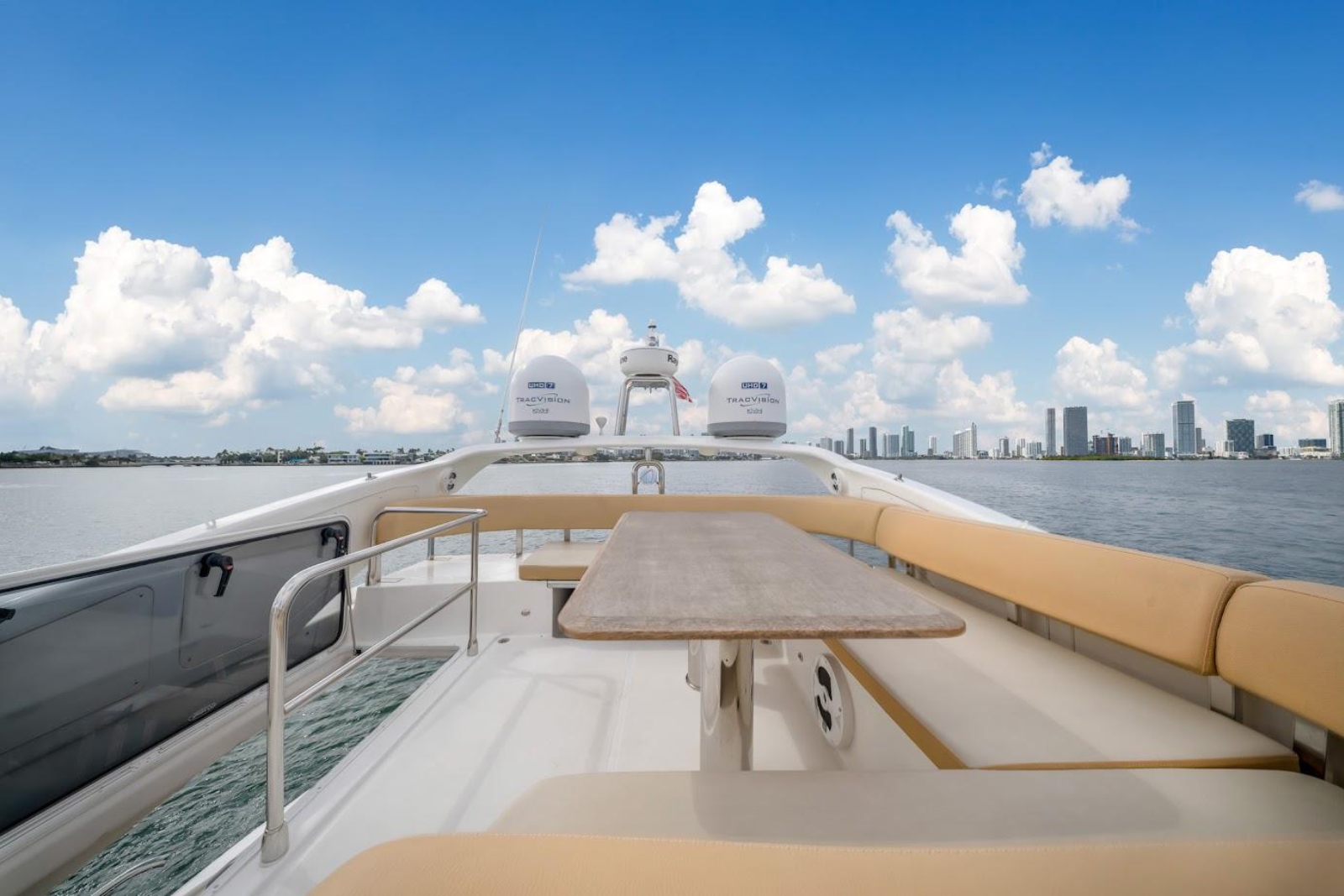 60' Azimut K yacht charter Miami photo 7