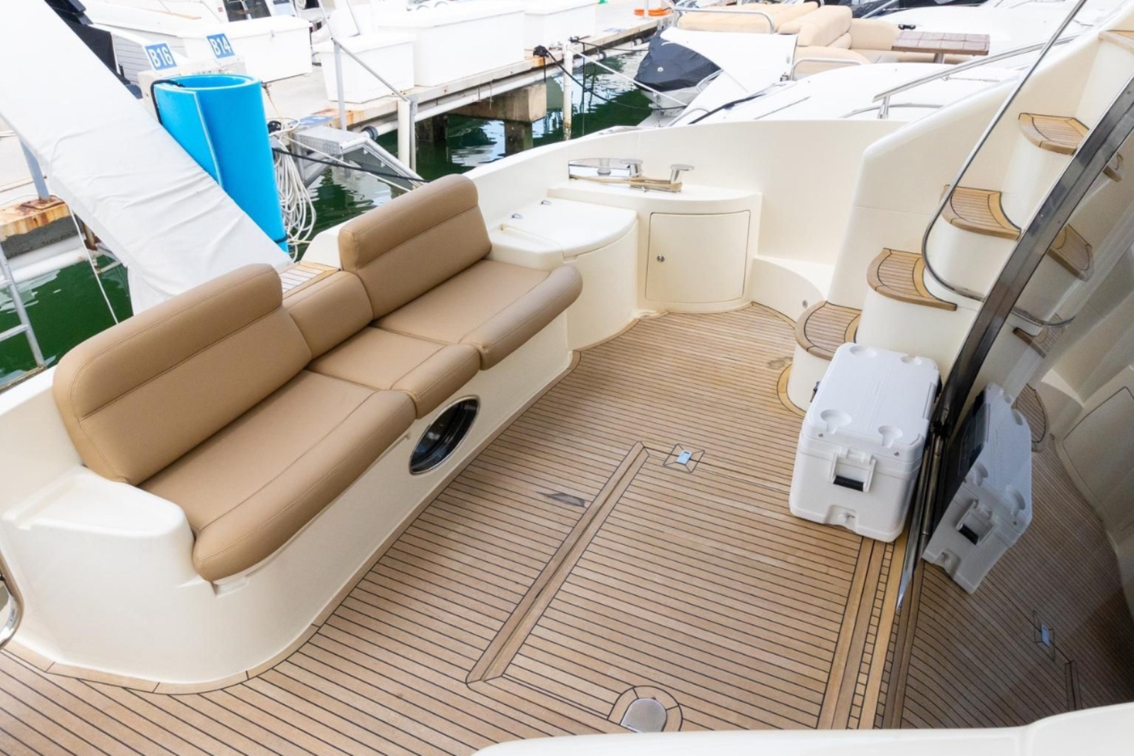 60' Azimut V yacht charter Miami photo 2