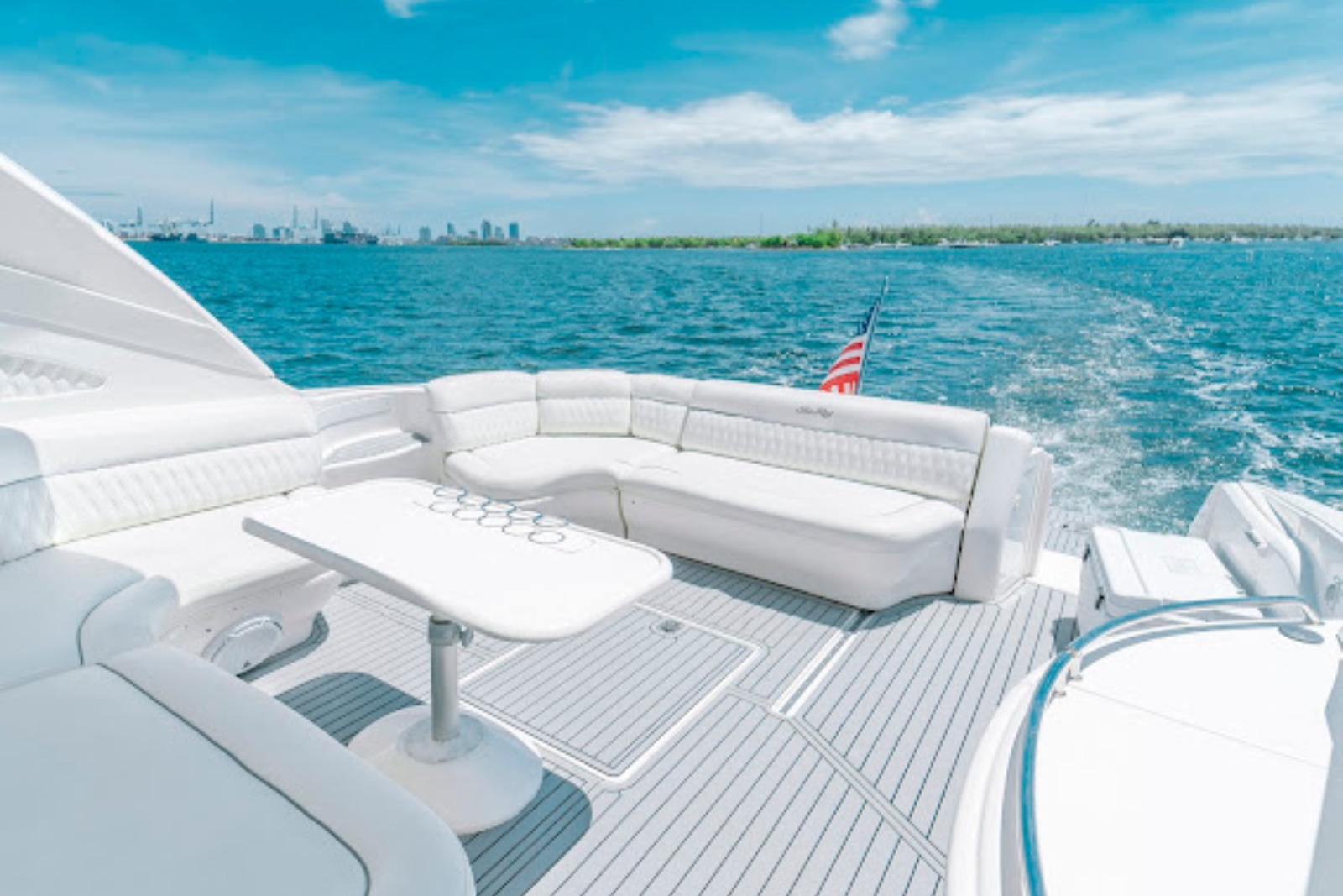 60' Sea Ray yacht charter Miami photo 3