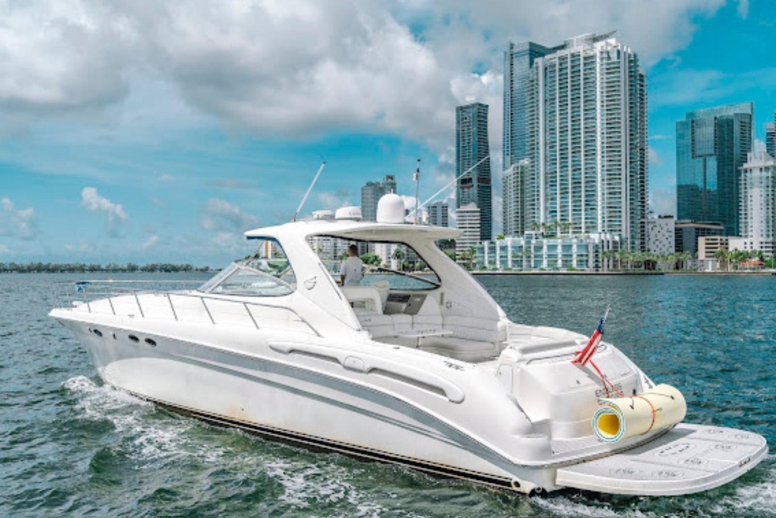 60' Sea Ray yacht charter Miami photo 4