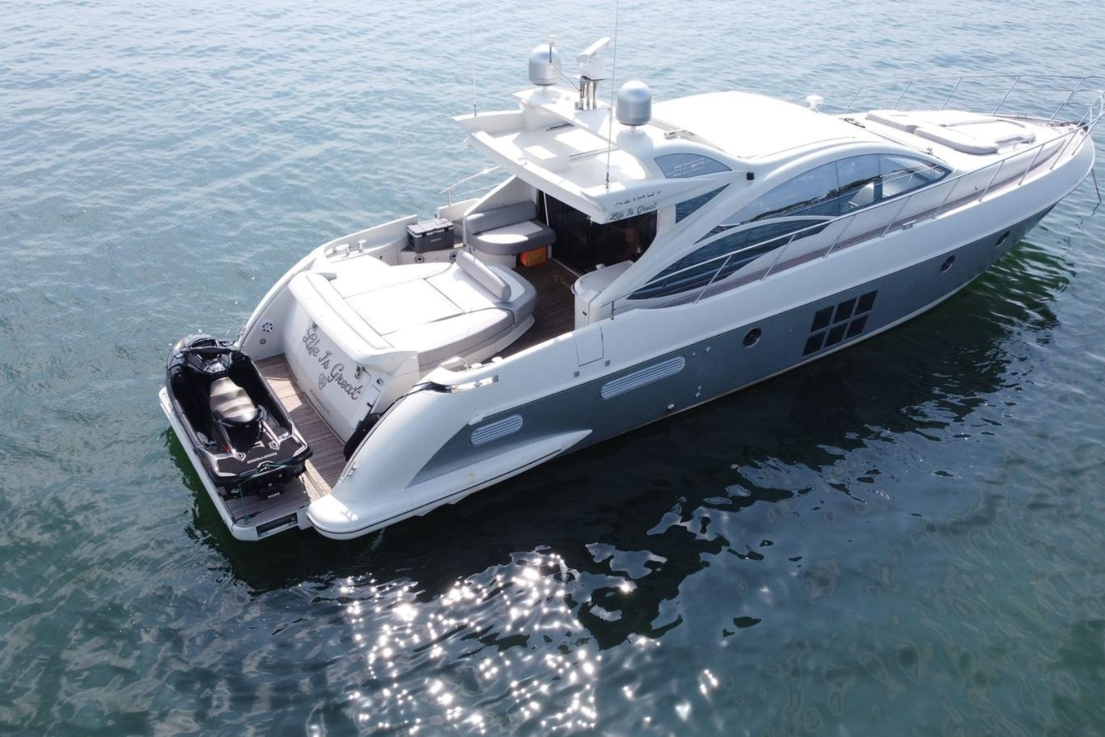 62' Azimut LFG yacht charter Miami photo 2