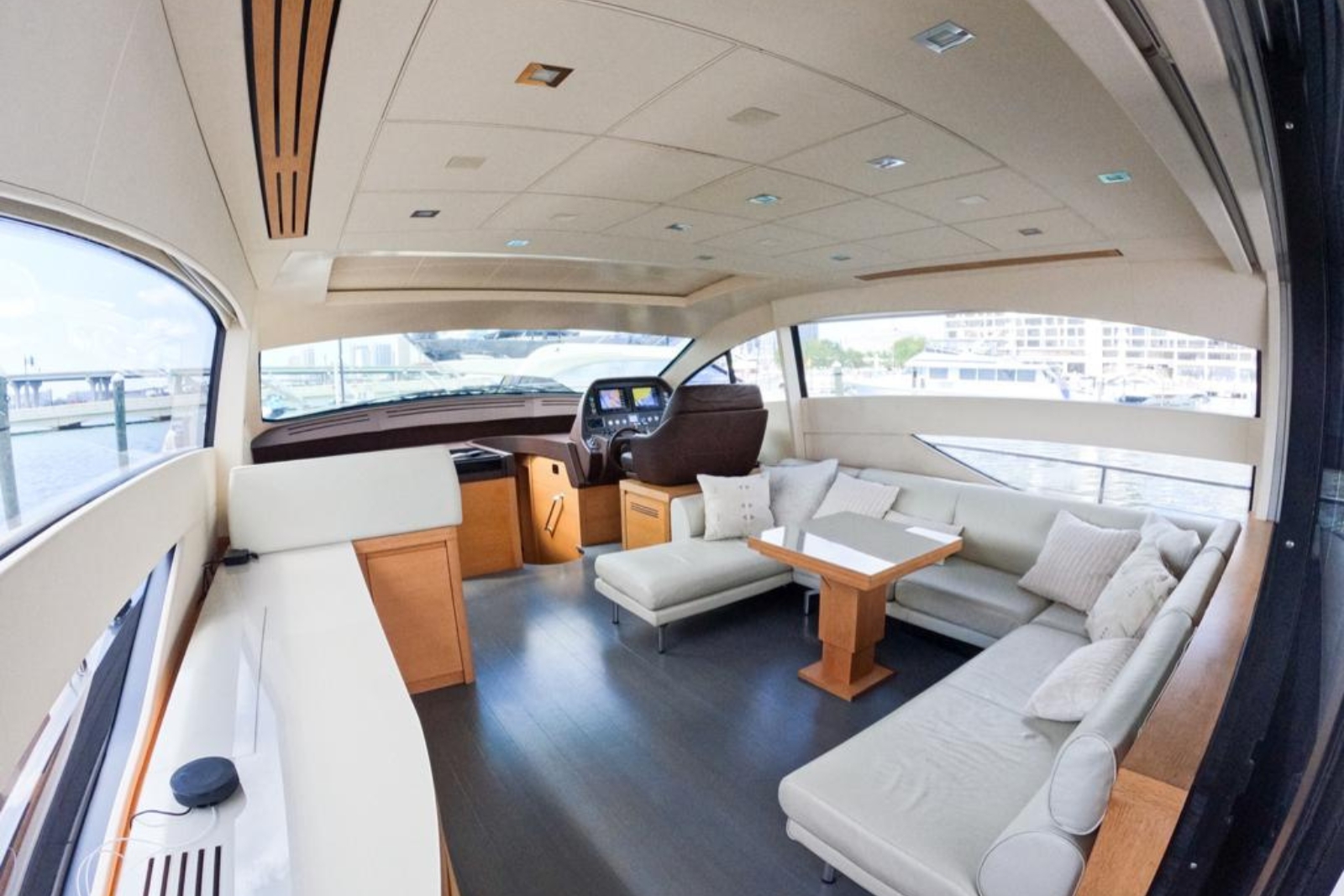 64' Pershing yacht charter Miami photo 4
