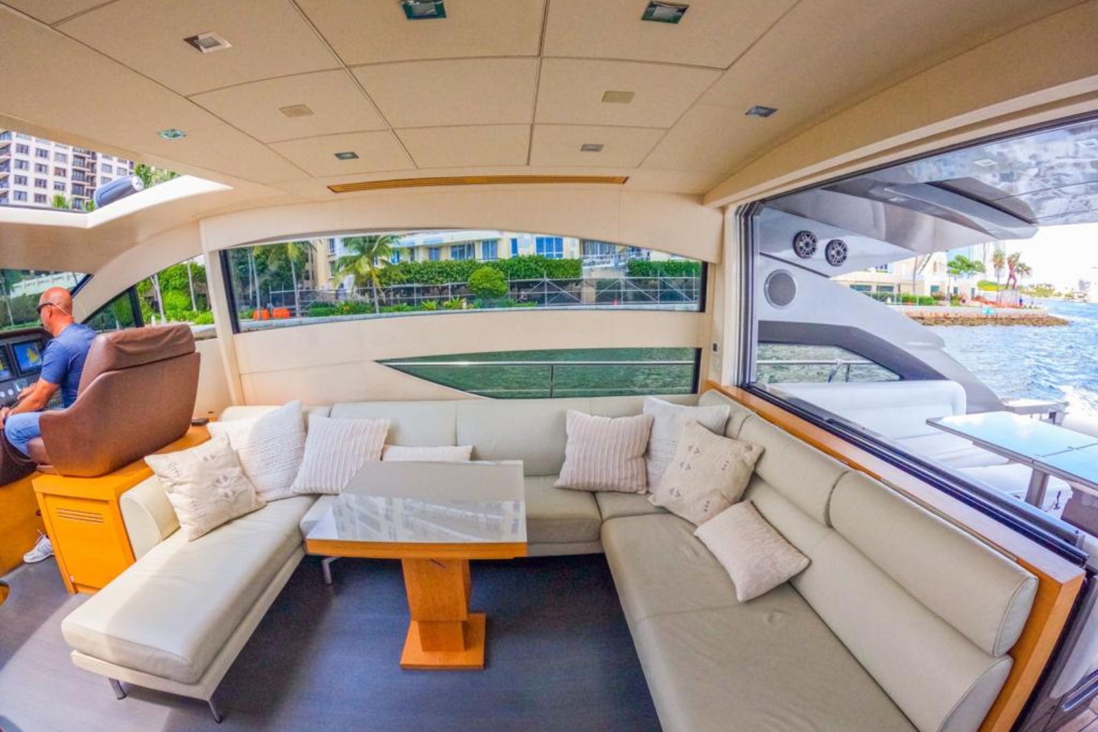 64' Pershing yacht charter Miami photo 6