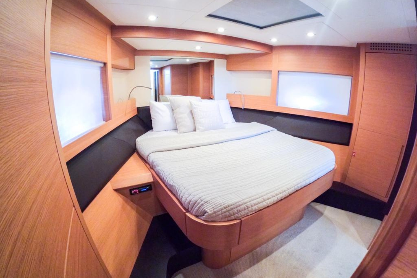 64' Pershing yacht charter Miami photo 8