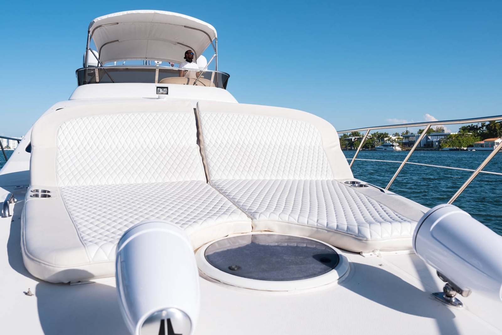 65' Azimut DM yacht charter Miami photo 3