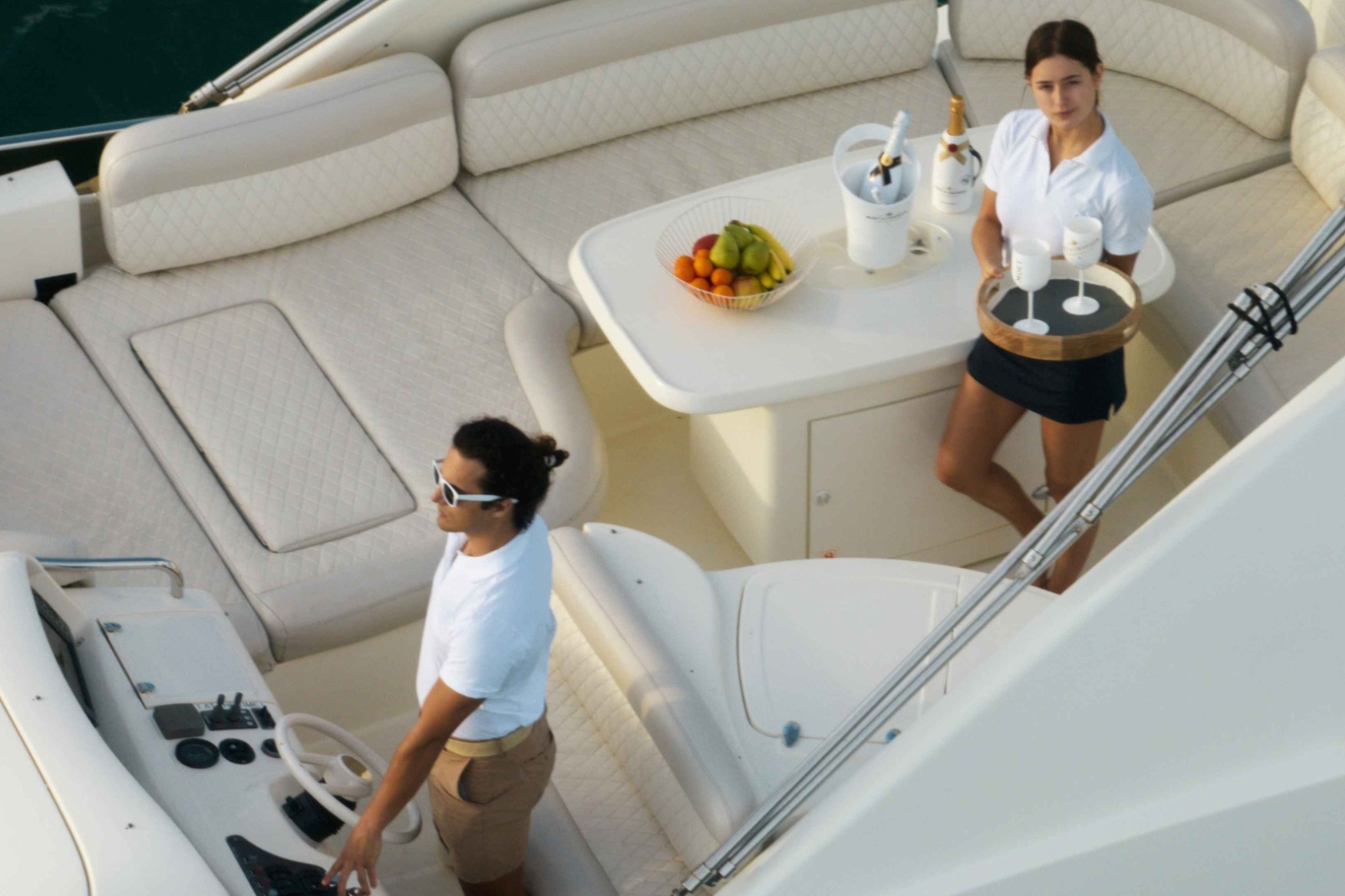 65' Azimut DM yacht charter Miami photo 5