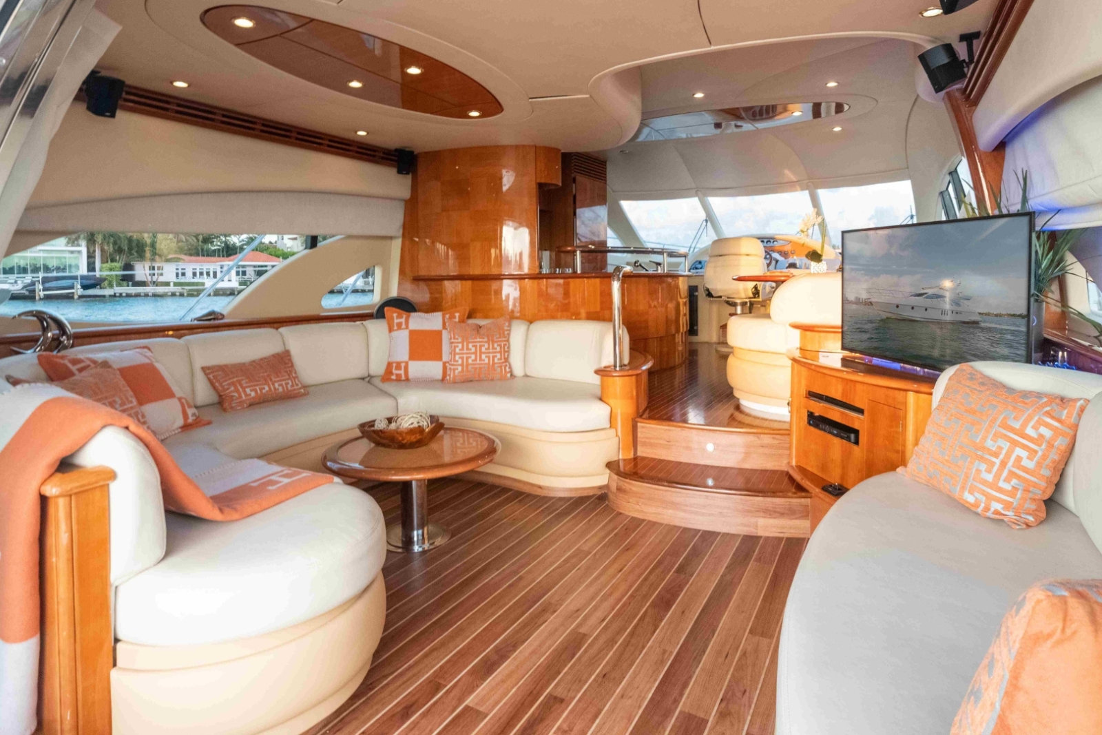 65' Azimut DM yacht charter Miami photo 6
