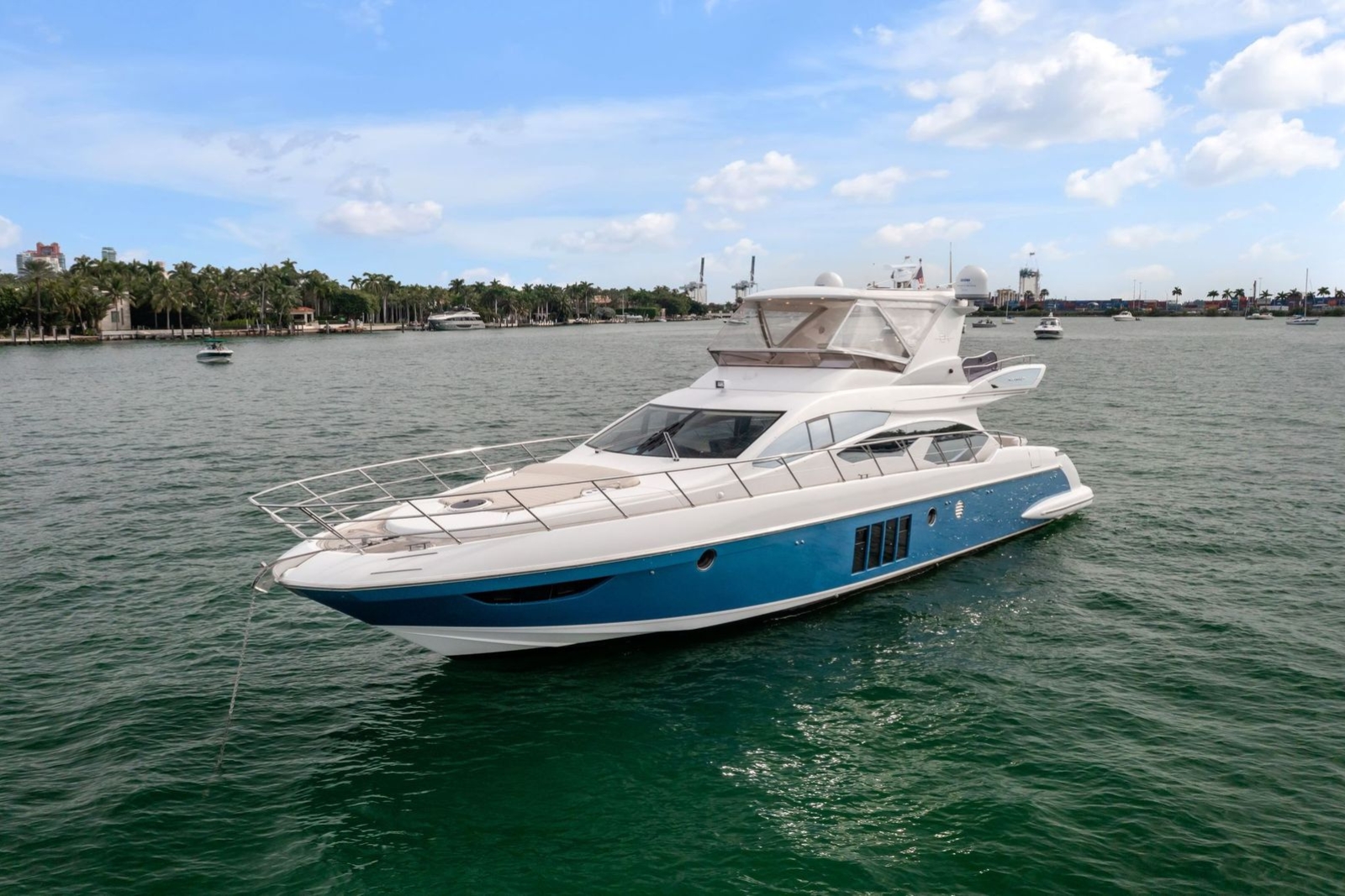 64' Azimut Venetian yacht charter Miami photo 2