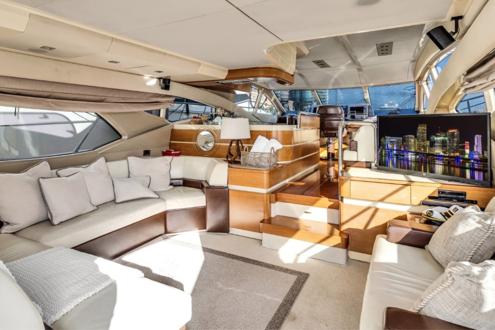 65' Azimut MBM yacht charter Miami photo 3