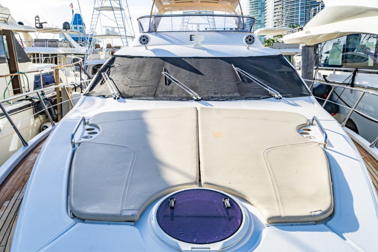 65' Azimut MBM yacht charter Miami photo 5