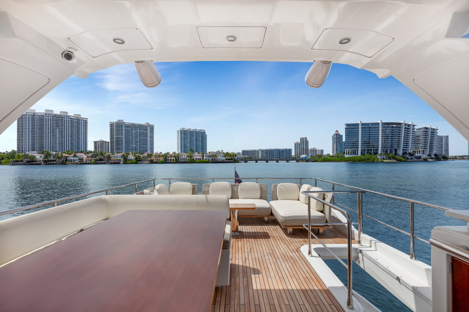 70' Azimut 2016 yacht charter Miami photo 6
