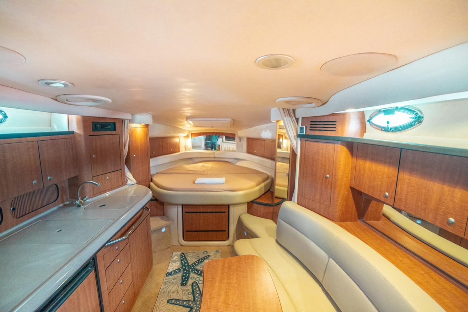 37' Sea Ray yacht charter Miami photo 3
