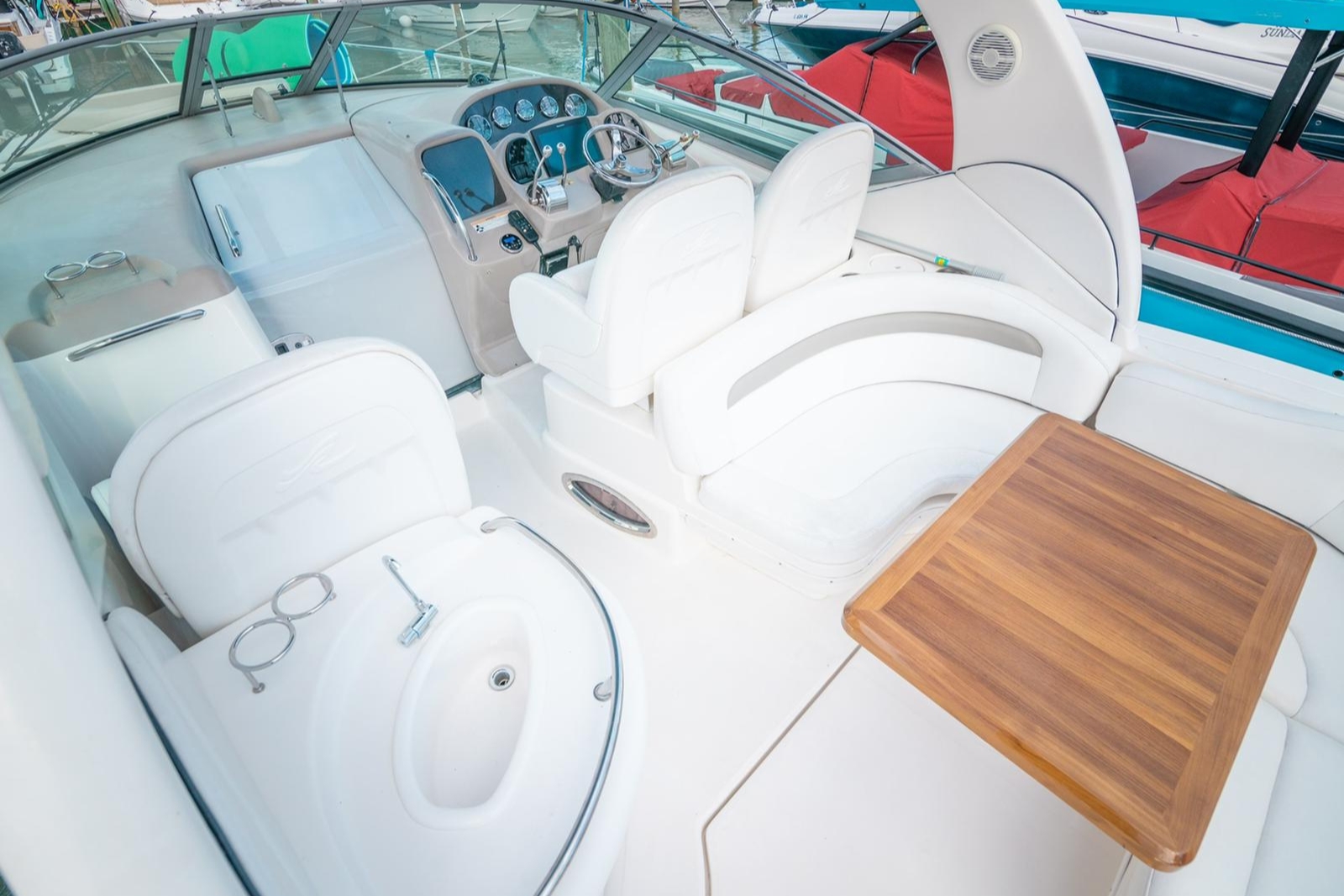 37' Sea Ray yacht charter Miami photo 4