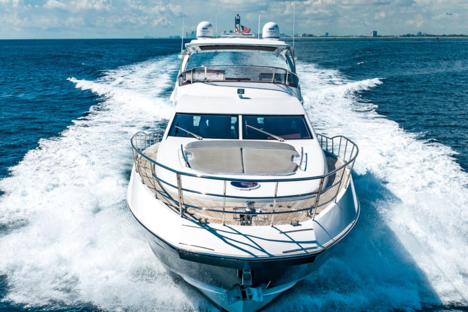 70' Azimut Venetian yacht charter Miami photo 2