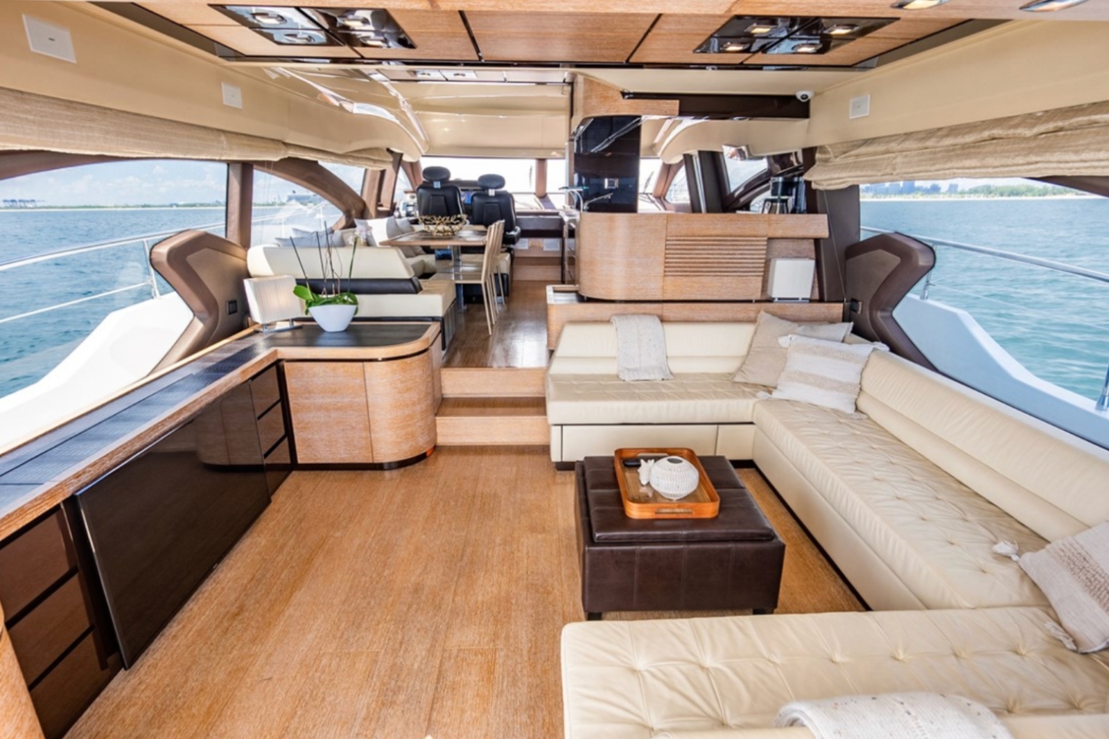 70' Azimut Venetian yacht charter Miami photo 3