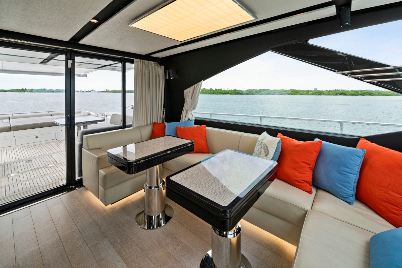72' Azimut S7 yacht charter Miami photo 6