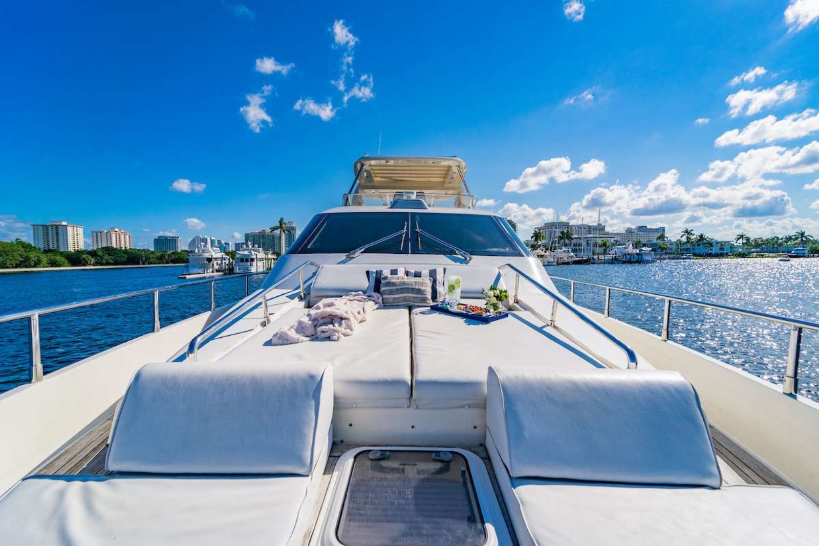 75' Aicon yacht charter Miami photo 3
