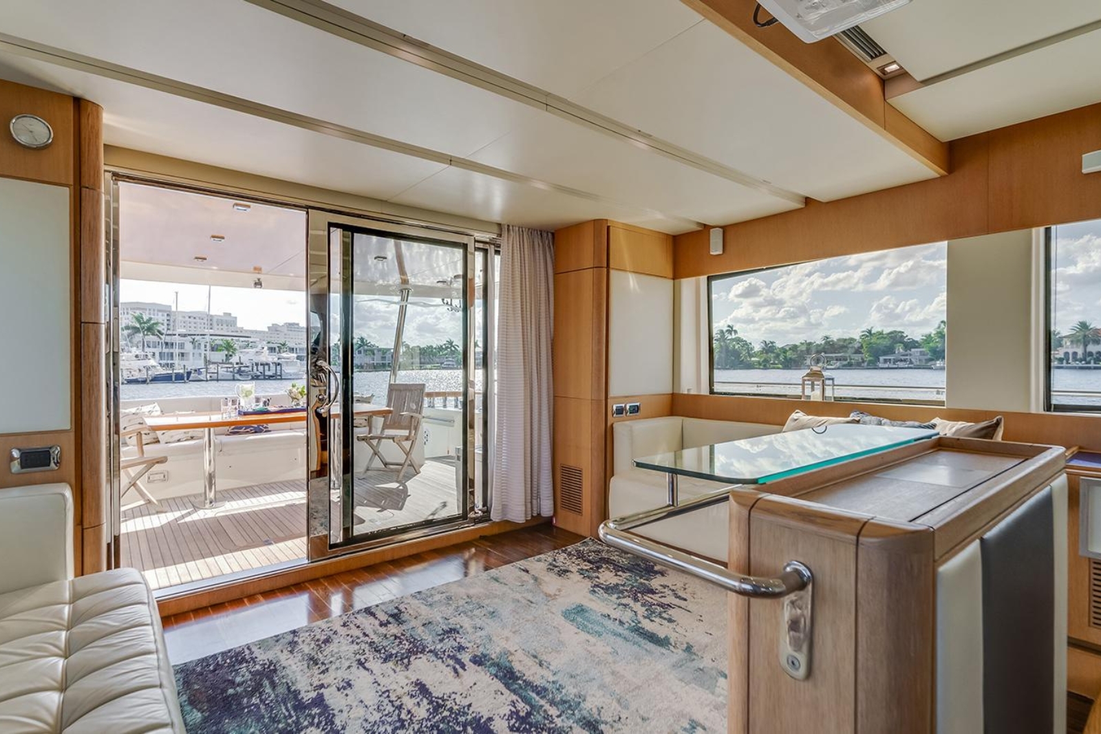 75' Aicon yacht charter Miami photo 5