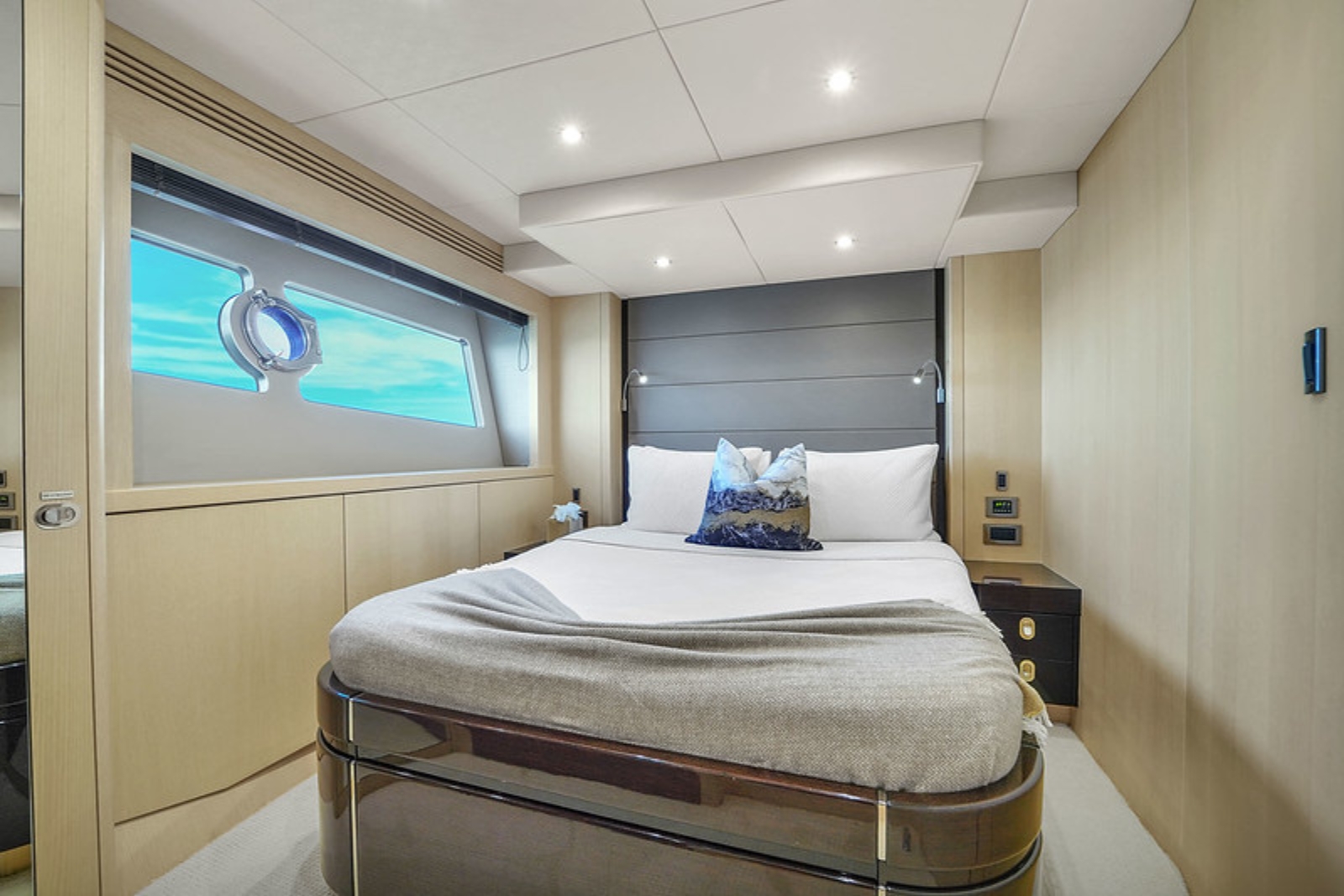 76' Sunseeker yacht charter Miami photo 8