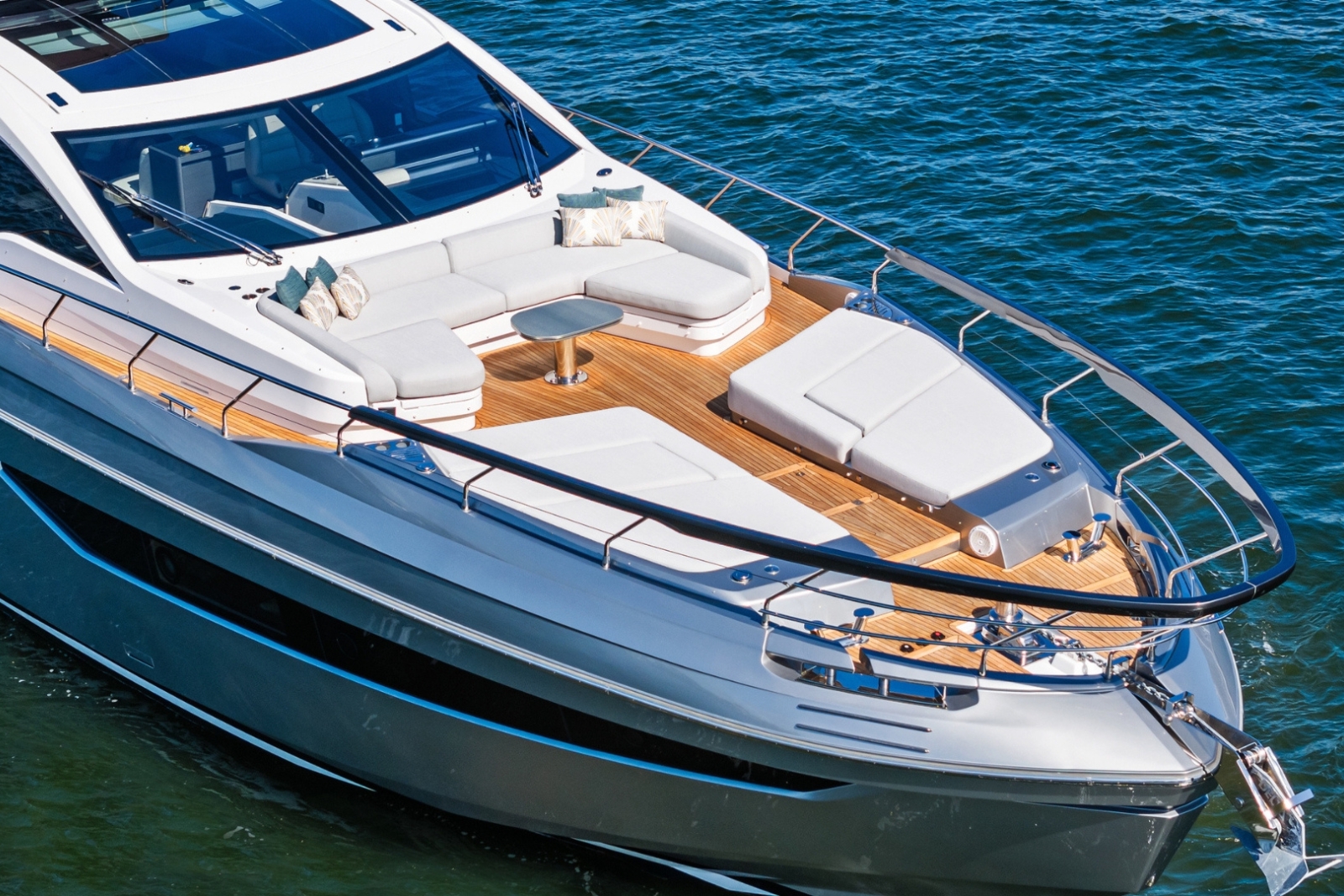85' Azimut S8 2025 yacht charter Miami photo 2