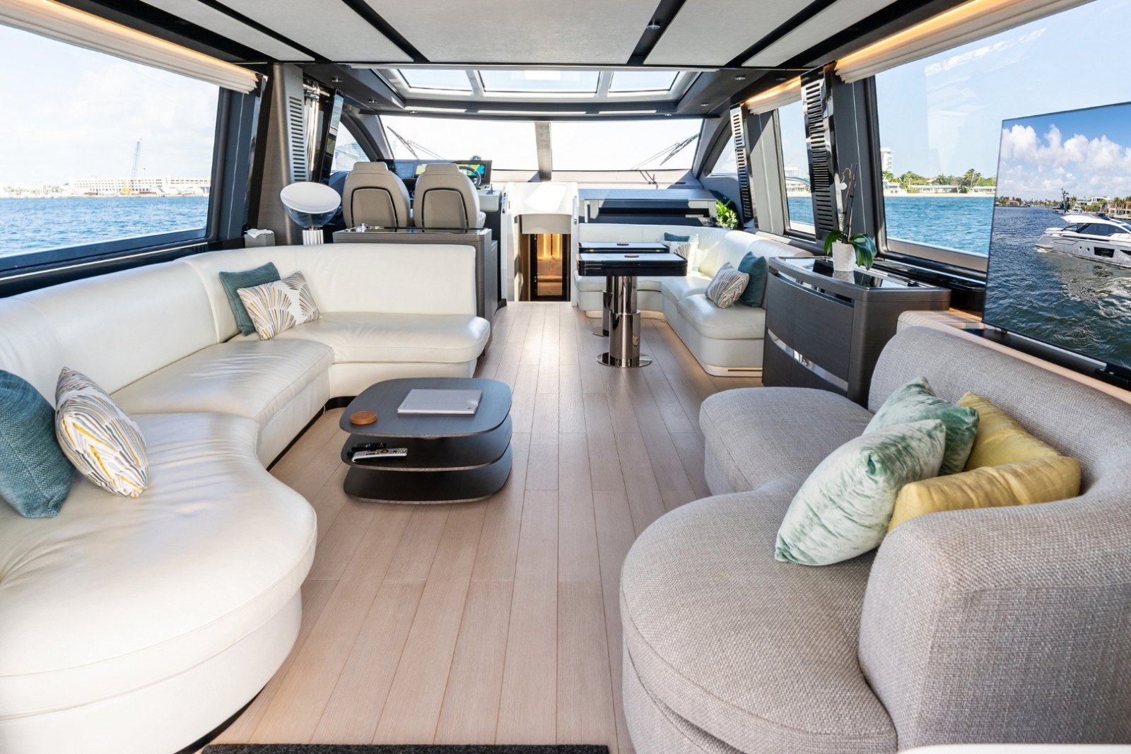 85' Azimut S8 2025 yacht charter Miami photo 6