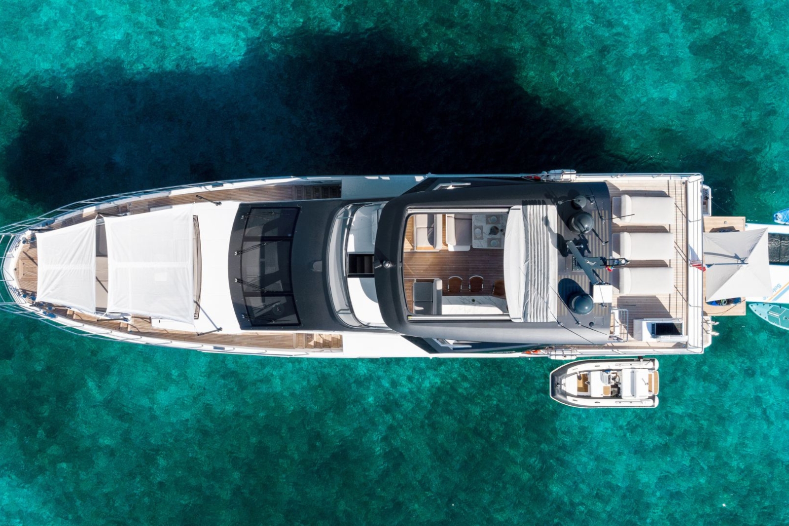 88' Azimut 2023 yacht charter Miami photo 2
