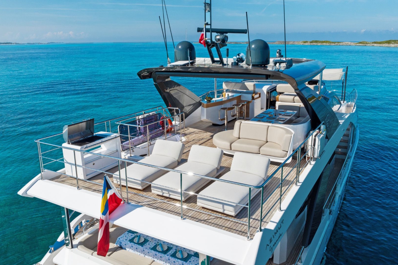 88' Azimut 2023 yacht charter Miami photo 3