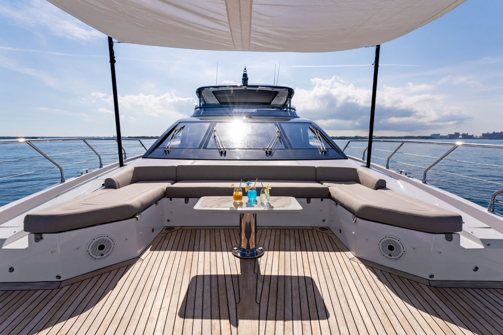88' Azimut 2023 yacht charter Miami photo 5