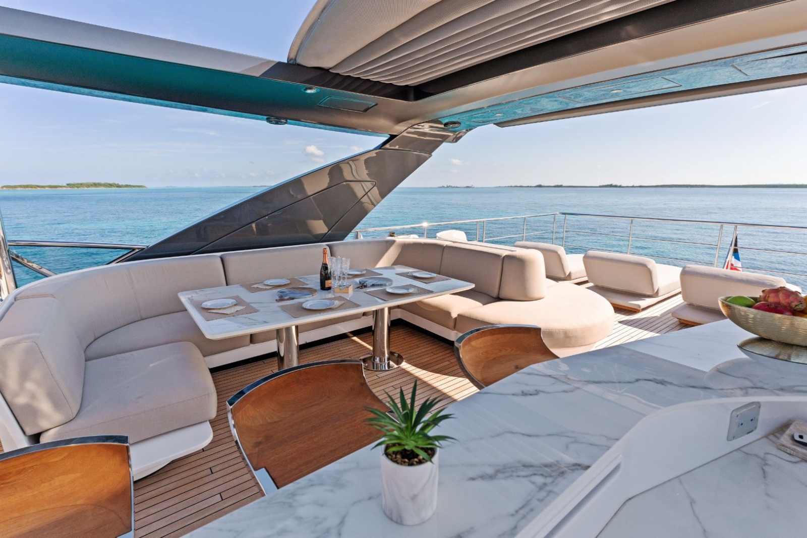 88' Azimut 2023 yacht charter Miami photo 7