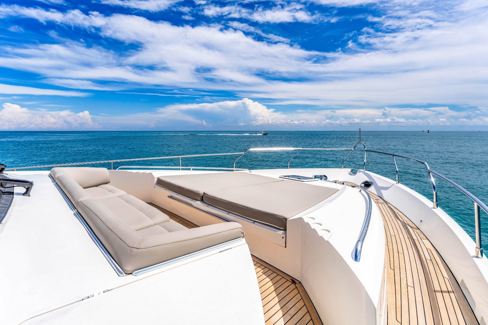 88' Princess D yacht charter Miami photo 6