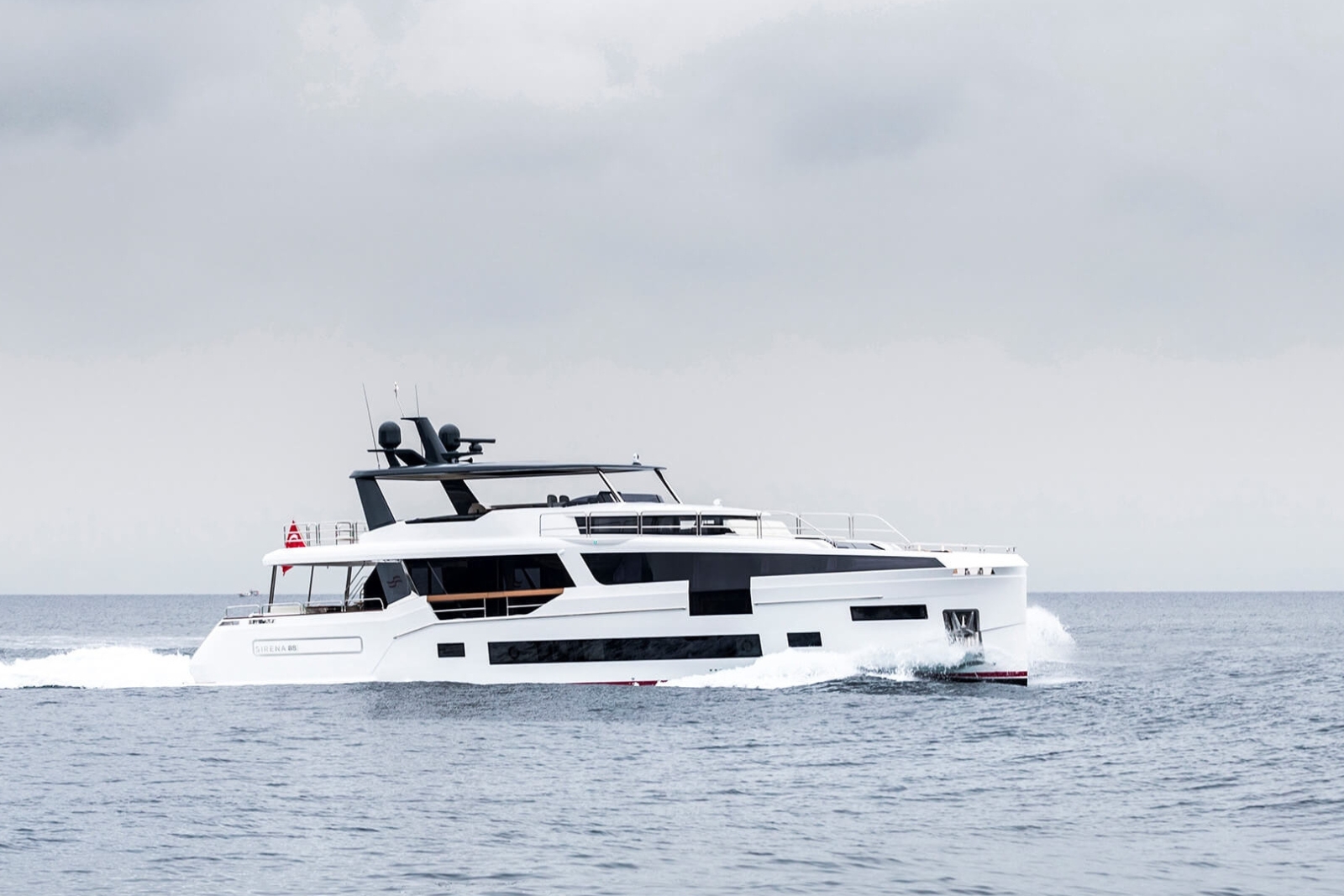 88' Saint R yacht charter Miami photo 2