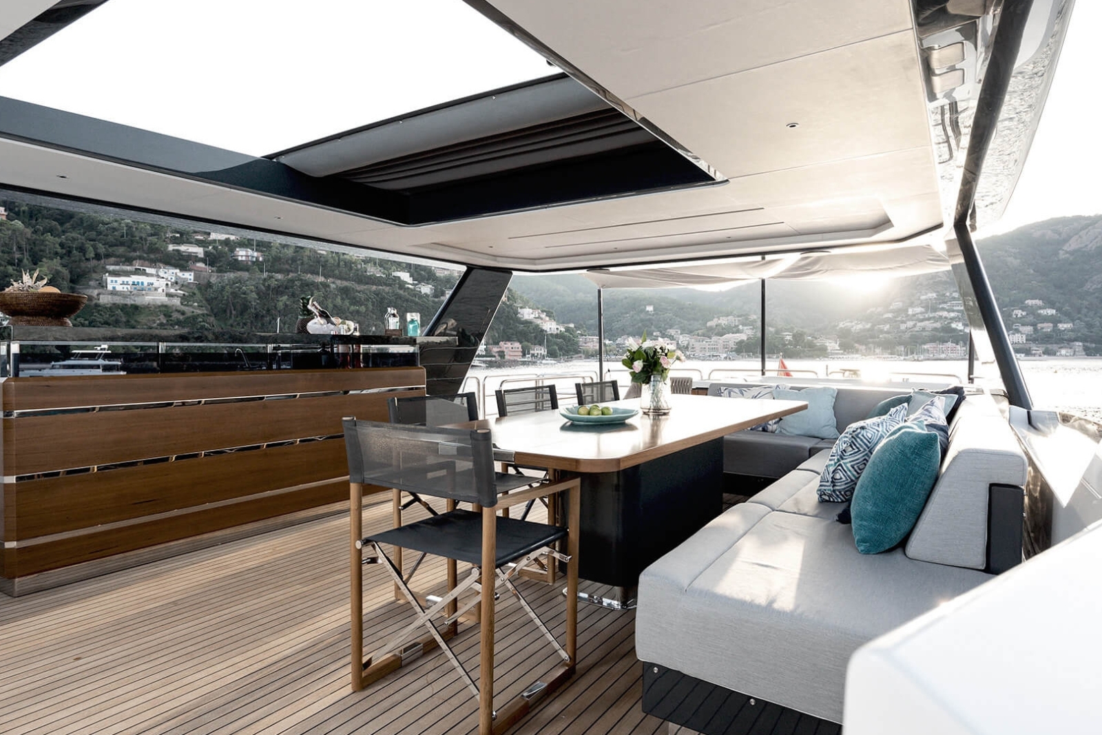 88' Saint R yacht charter Miami photo 6