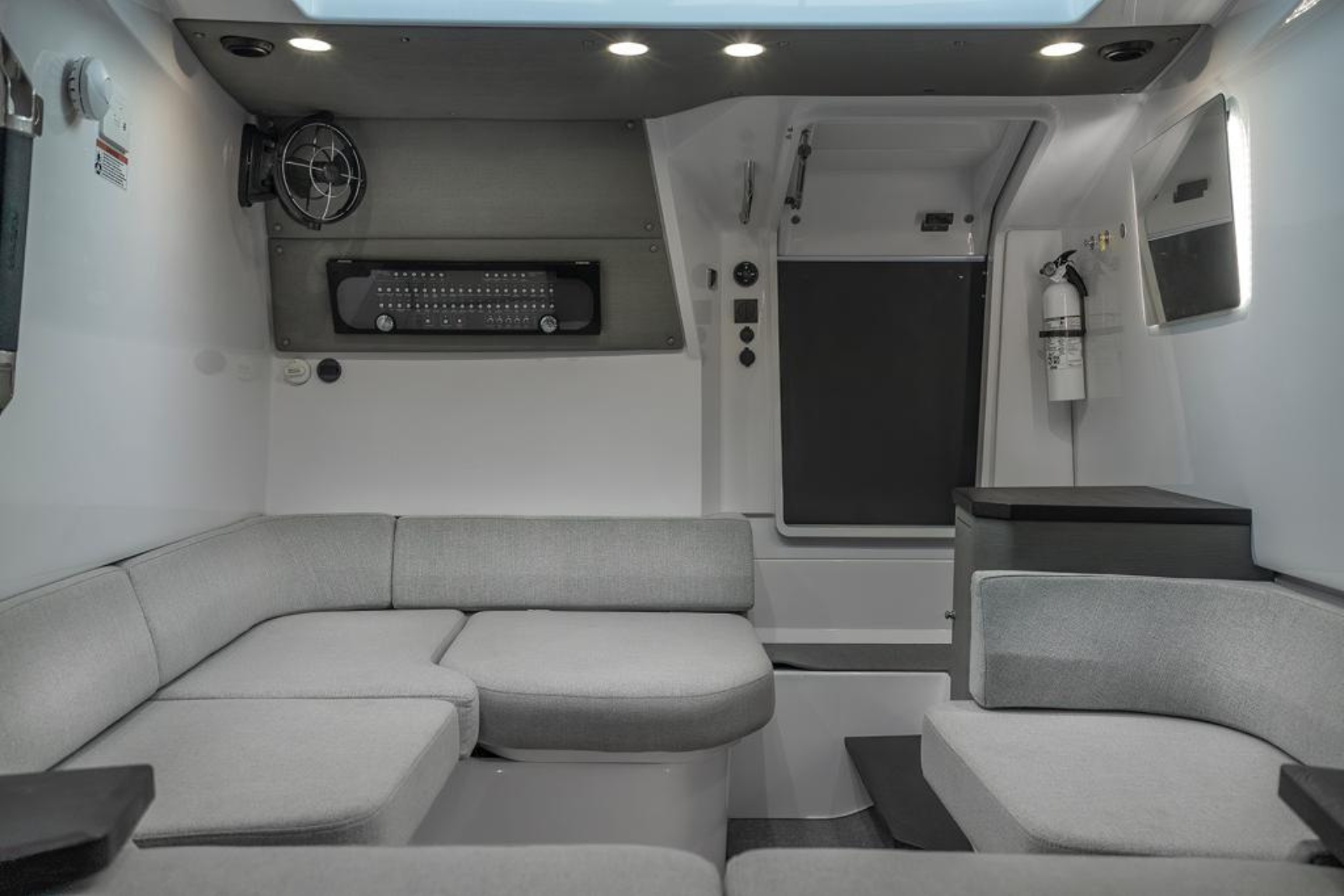 38' Axopar yacht charter Miami photo 7