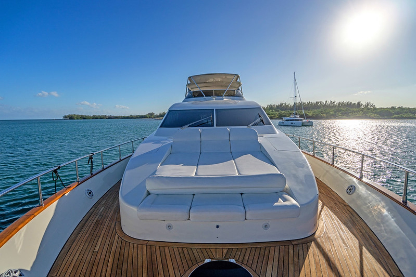 90' Azimut A yacht charter Miami photo 4