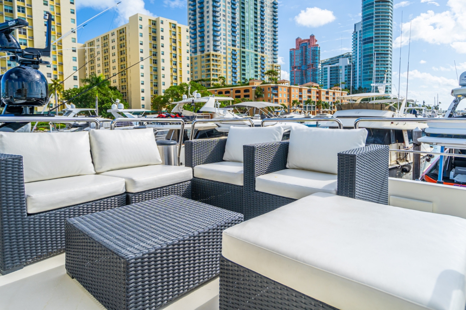 90' Azimut A yacht charter Miami photo 6
